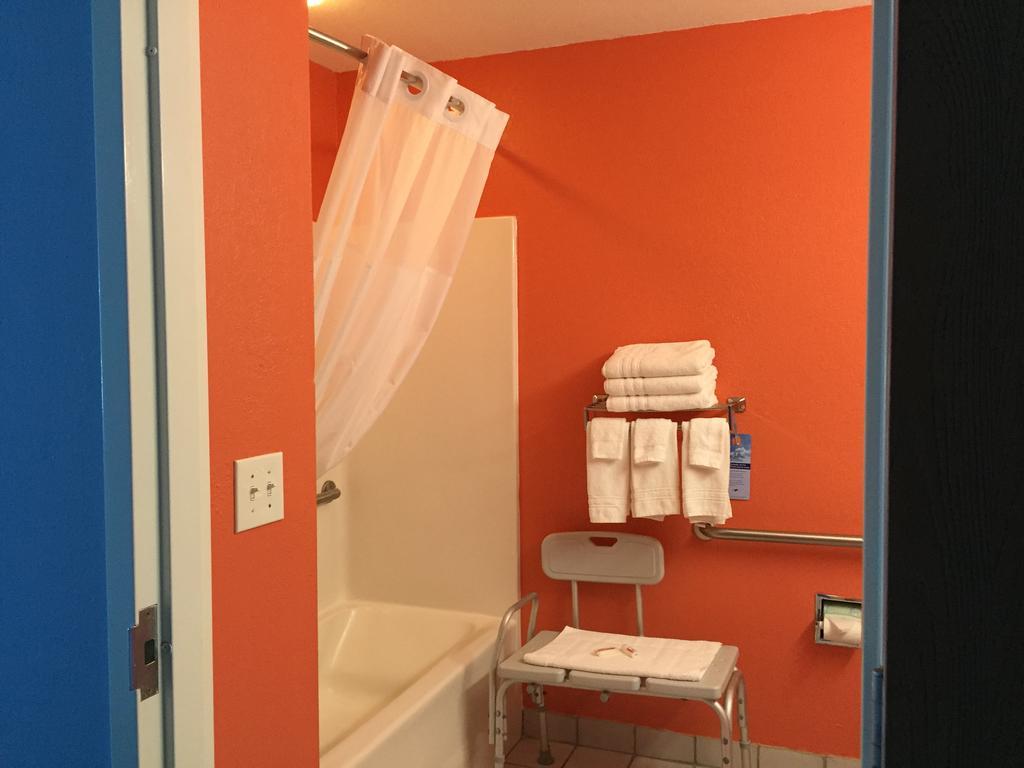 Microtel Inn & Suites By Wyndham Carolina Beach Esterno foto