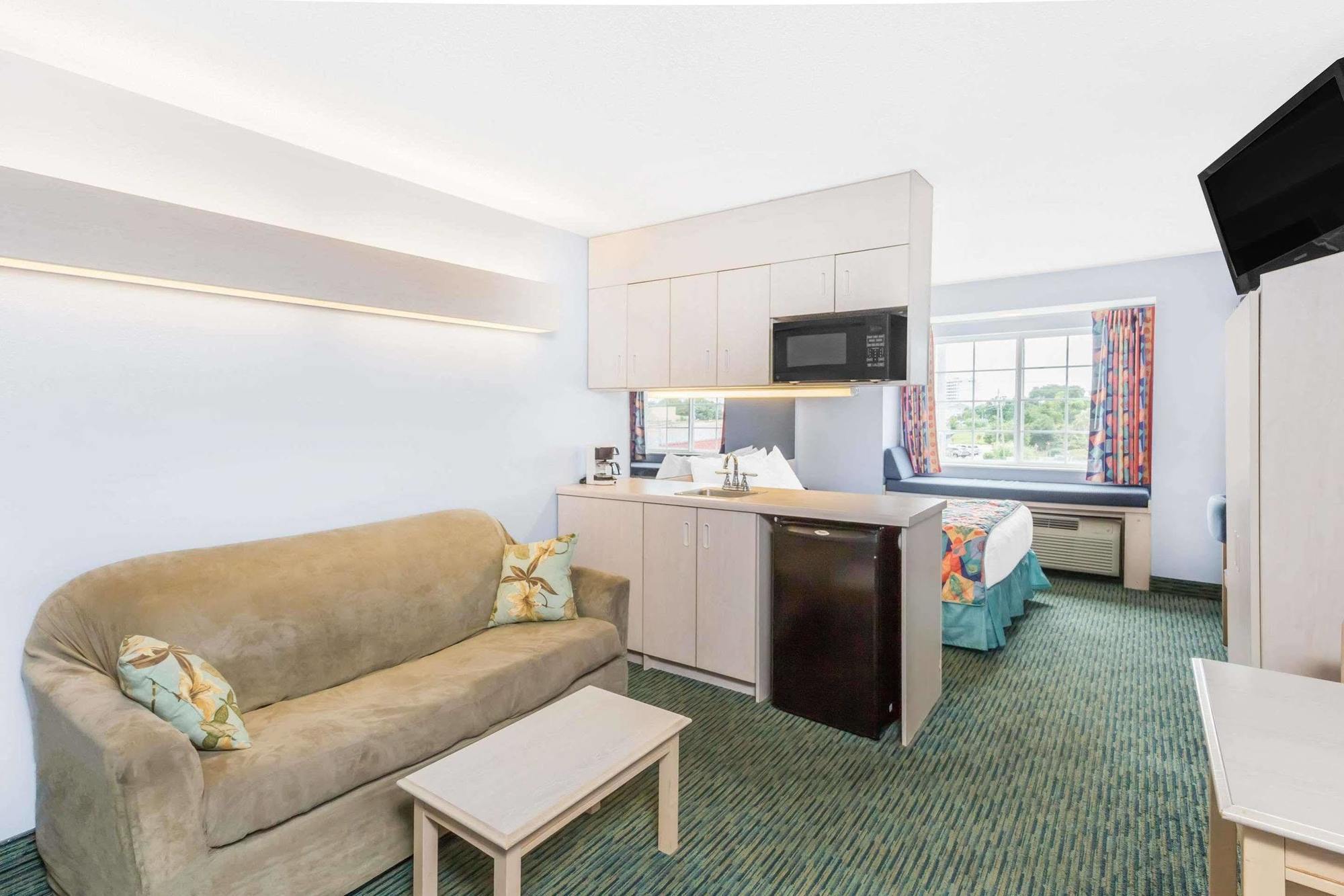 Microtel Inn & Suites By Wyndham Carolina Beach Esterno foto