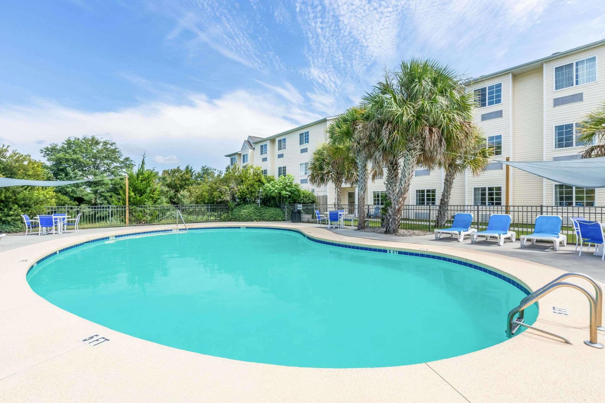 Microtel Inn & Suites By Wyndham Carolina Beach Esterno foto