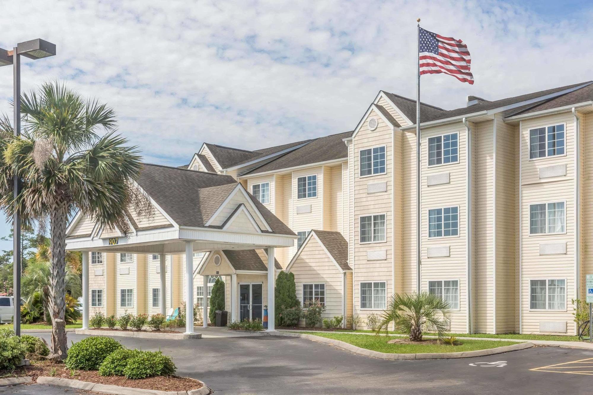 Microtel Inn & Suites By Wyndham Carolina Beach Esterno foto